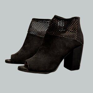 US 7 Open-toe Heeled Boots